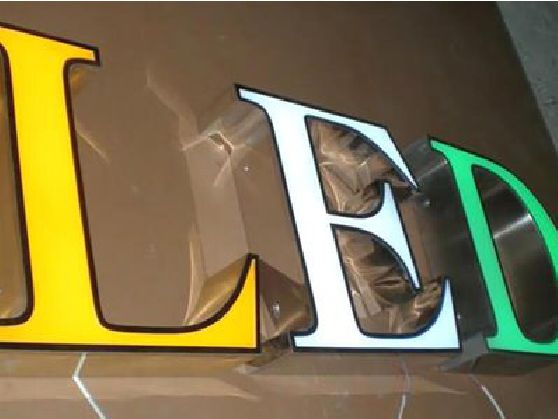 攸县介绍LED招牌的基础知识。